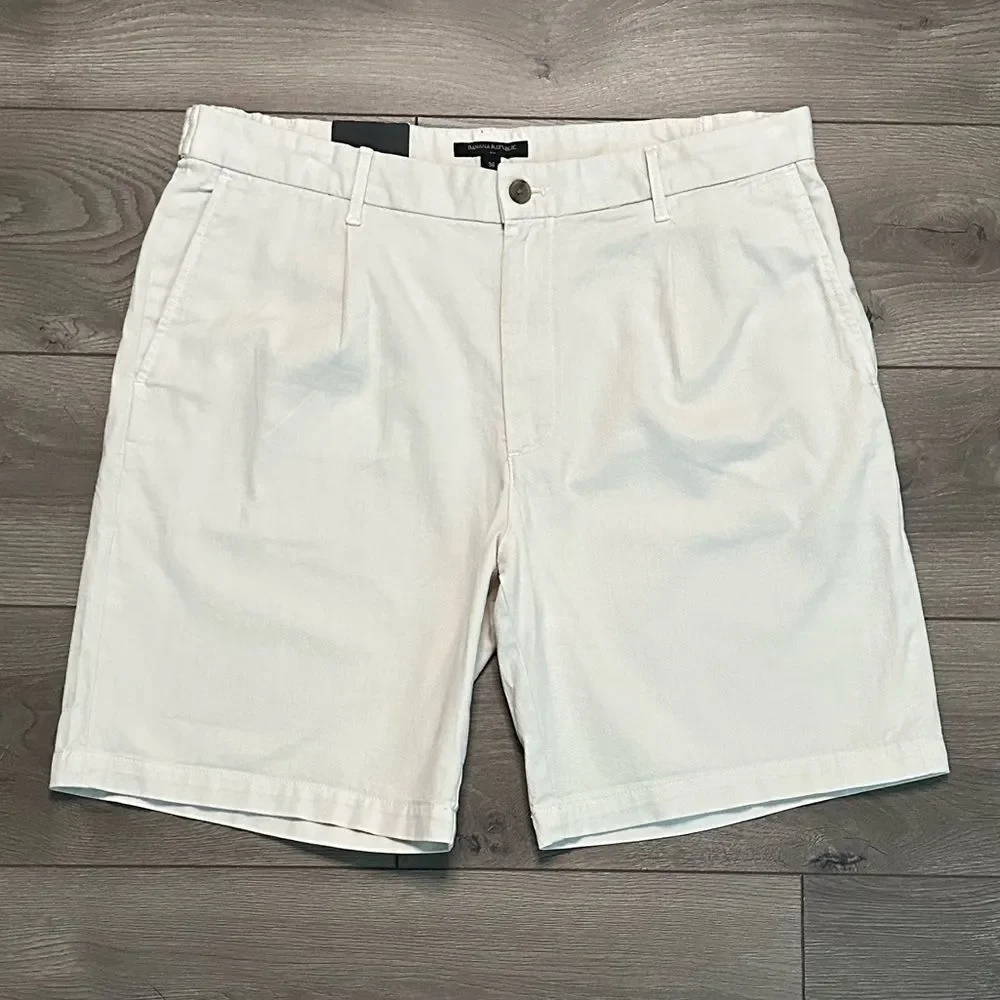 Banana‎ Republic Pleated Tan Casual Shorts Size 36